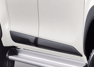 Китай Защитные пластины для боковых дверей Toyota Hilux Revo 2015 2016 2017 OE Style поставщик